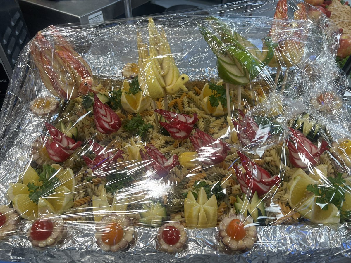 gnoble2's tweet image. Love the great food art of the golf club! Freddy is definitely the man! #food #culinaryskill