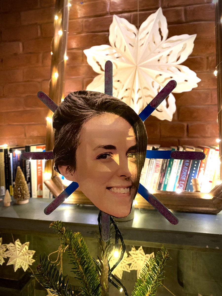 🎶
I’m a star!
I’m on top!
Somebody bring me some haaaaaam
🎶