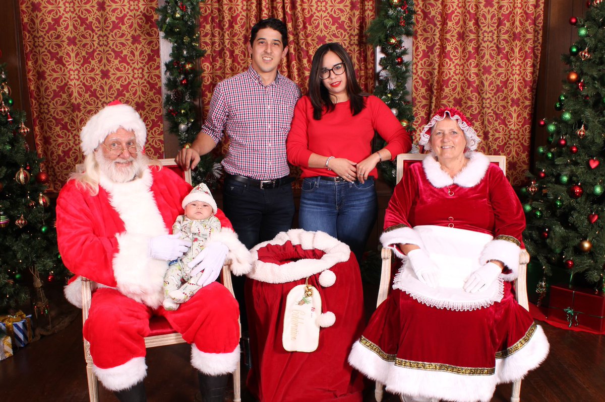 EmilioRuizFl's tweet photo. Our first family Christmas picture with Santa Clause. Fabian is our blessing from God and weโll love him forever. I will never stop fighting to give him a better life and a better Country, better than the ones I got
#familyfirst #family #Ourfirstson #FabianEmilio #Christmas https://t.co/zP81Efzu4F