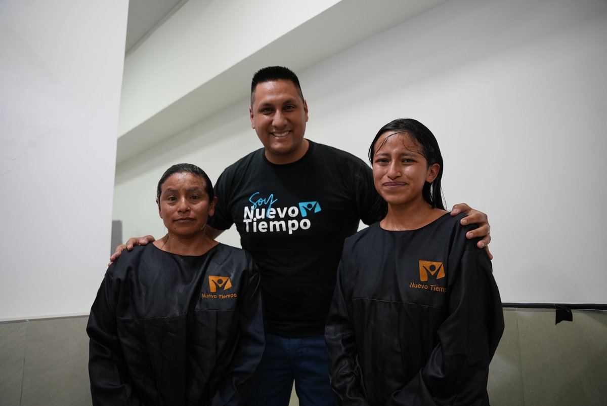 🔴 #ConcilioAnualUE |NUEVO TIEMPO ECUADOR 🇪🇨
"Somos la voz y el canal de la esperanza" Pr. Ricardo Peñafiel, director NT 
👉 261 personas bautizadas gracias a este ministerio de comunicaciones y 620 estudiantes de la Biblia. 
Hoy Rosario y Tatiana definen nuestra misión Maranatha