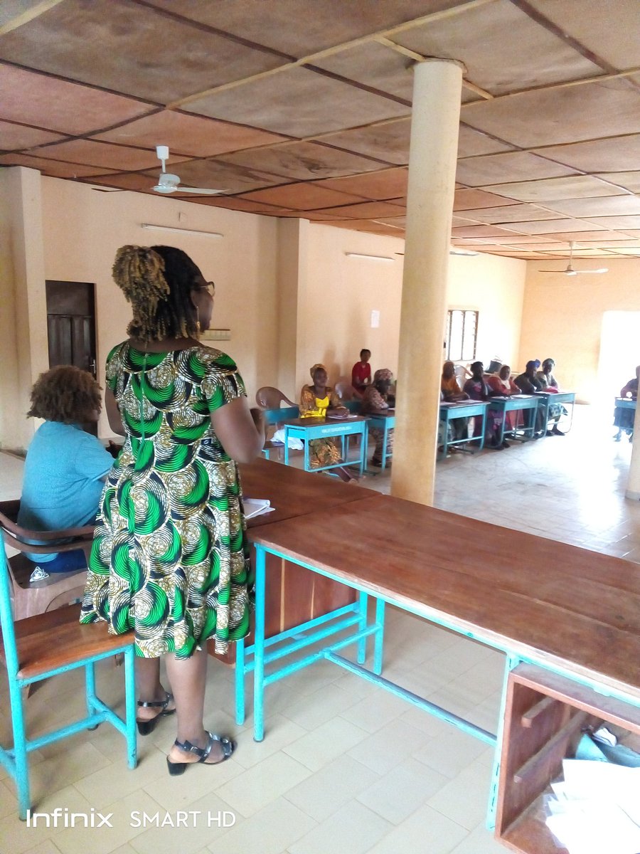 ongwipes's tweet photo. Dans le cadre du programme de restauration du climat incluant la consultation des groupes de femmes dans les zones rurales sur la justice climatique, WIPeS était aux côtés des braves dames d'Ifangni pour une séance d'échange
#wipes
#paixetsecurite
#restaurationduclimat https://t.co/iidln8jYXS