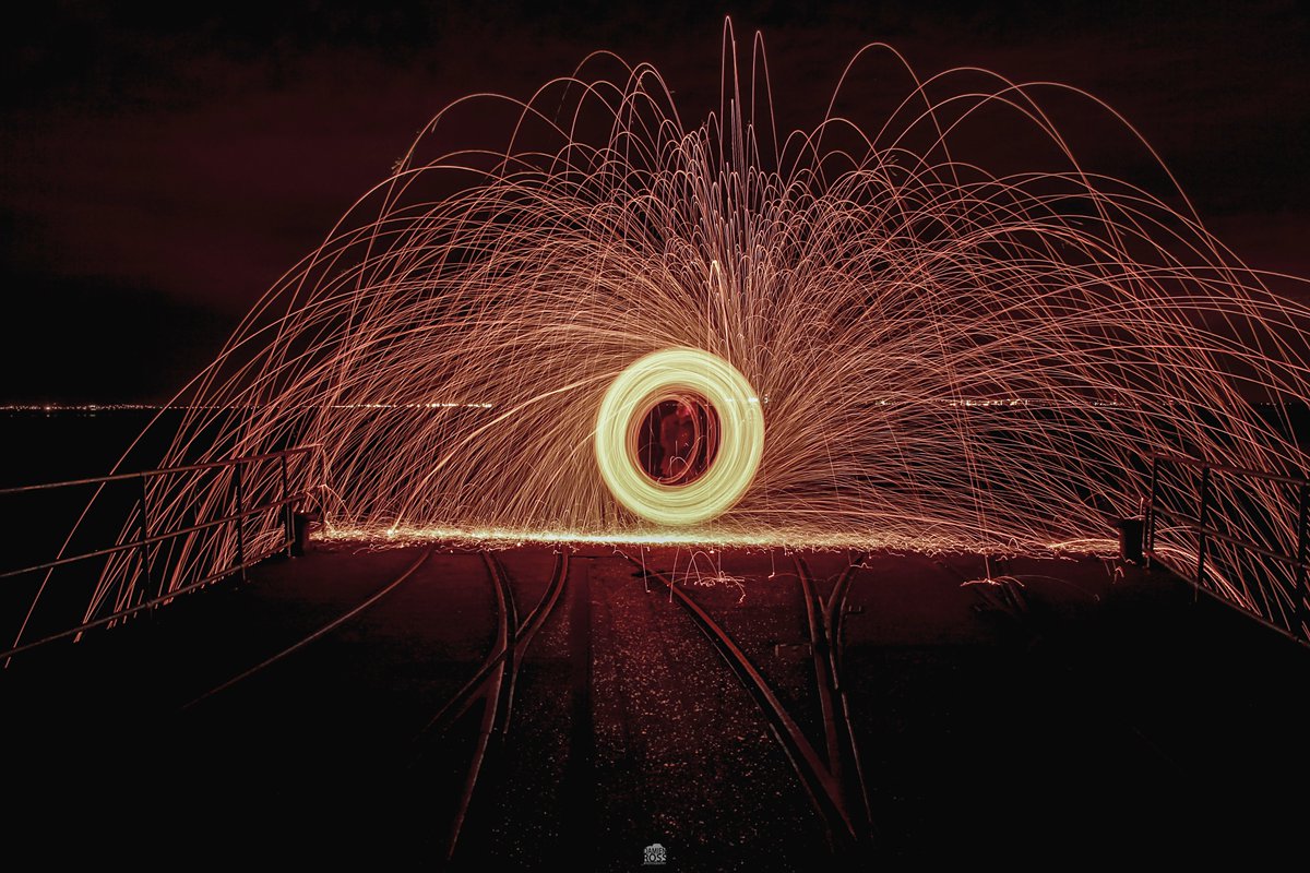 DamienRossPhoto's tweet image. Wirewool spin long exposure on the MoD’s Barge Pier, at Shoebury Garrison.

Constructed around 1909-1910 and continued to be used for loading and unloading weapons and equipment to the War Department Fleet into the 1950s.

#photography #longexposure #wirewool #nightphotography