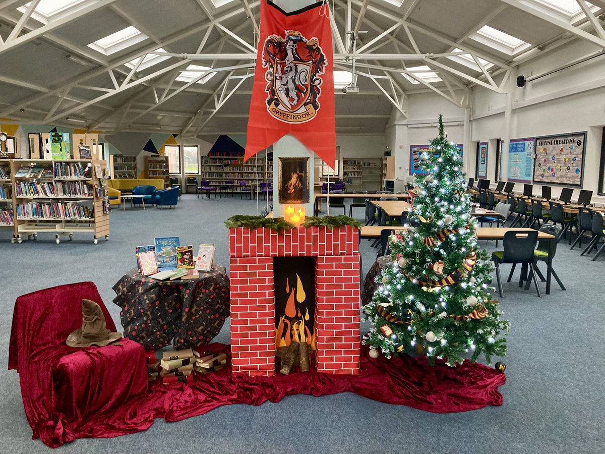 The Littlehampton Academy Library tweet media