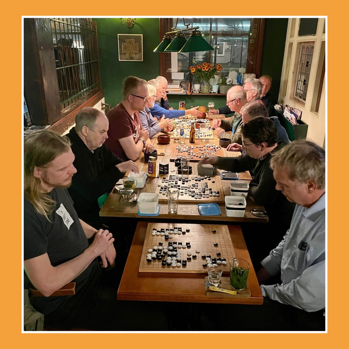 Tresoar's tweet photo. In samenwerking met #Go Leeuwarden organiseert Tresoar een cursus voor beginners. Heb je altijd al meer willen weten over dit fascinerende en populaire #bordspel? Schrijf je dan in voor deze cursus! In 7 avonden leer je de basis van het spel. https://t.co/EsahX6rpTX #denksport https://t.co/SMdsEKY4WD