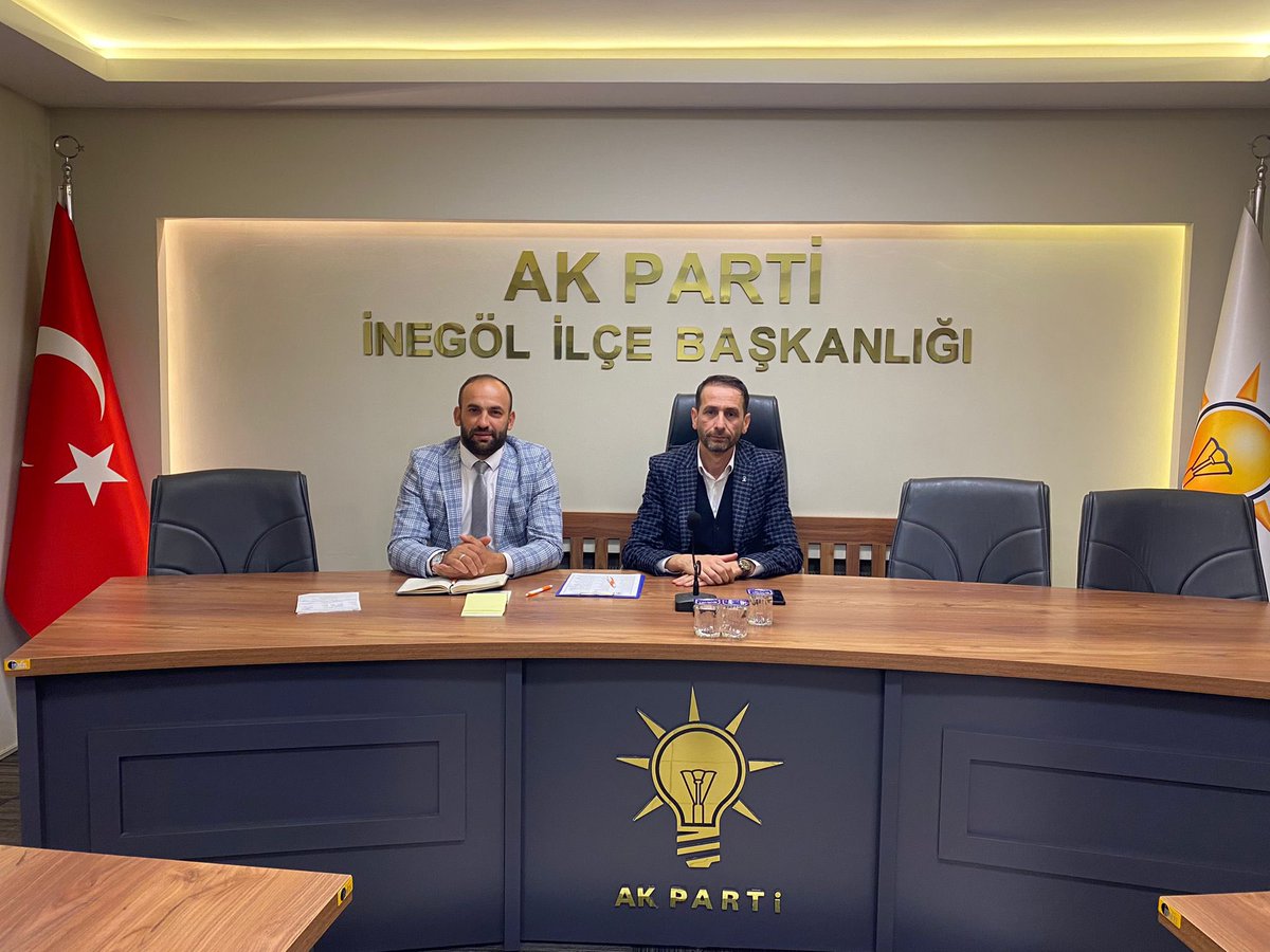 inegol_akparti's tweet photo. Haftalık olağan Merkez Mahalle Başkanları toplantımız Teşkilat Başkanımız Sn. Akif Yaşin başkanlığında gerçekleştirildi. 
#AKİnegöl https://t.co/F9VPn7WVlL