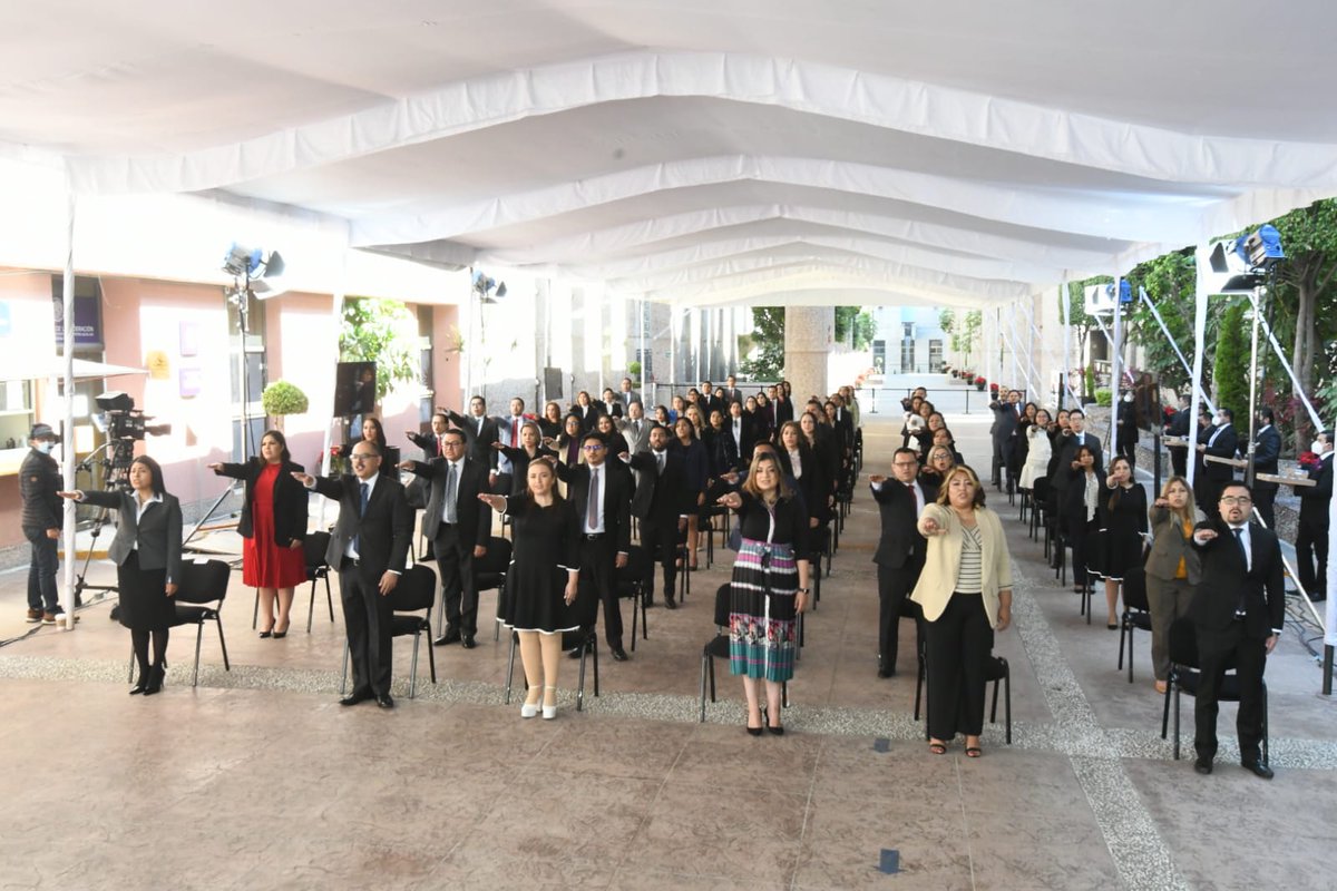 OAJ_Mex's tweet photo. Hoy tomaron protesta 68 juezas y jueces, 56 resultado del 4.º concurso abierto de oposición especializado en materia de trabajo y 12 más del primer concurso interno de oposición escolarizado especializado en el #SJPA. 

¡Felicidades por su esfuerzo y compromiso! https://t.co/JJqwEDvycc