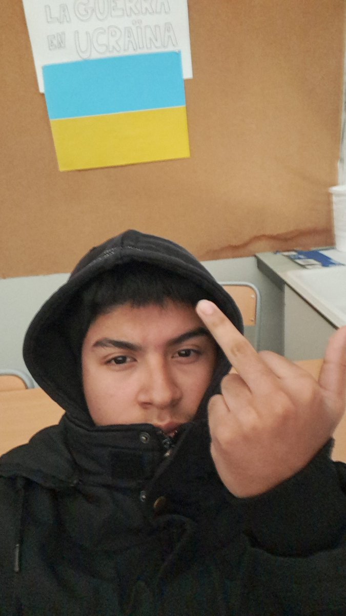 Joneee_AR's tweet photo. @Botikine1 Mi humilde respuewta al no recibir carry https://t.co/FLlPPSiNf8