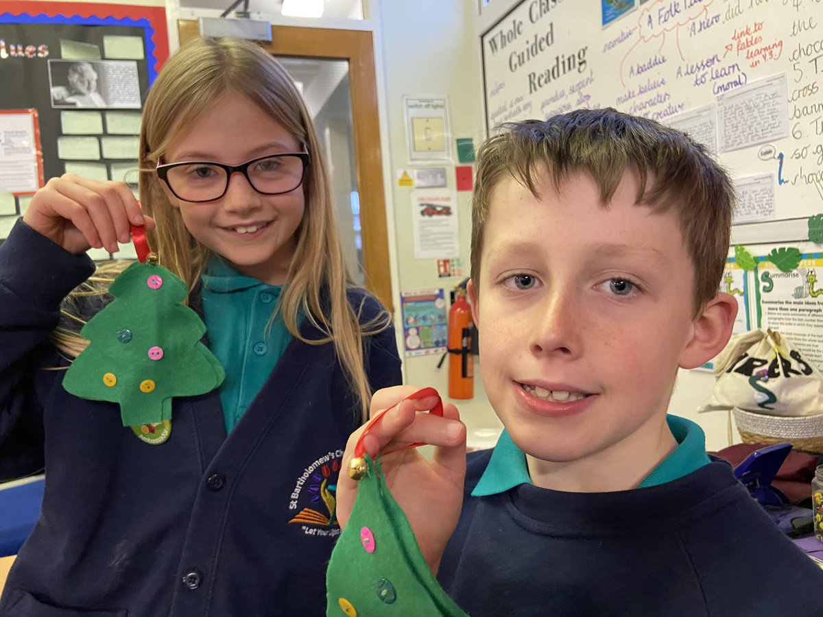OakClassStBarts's tweet photo. A huge thank you our wonderful volunteer parents and family members from @OakClassStBarts for helping us with our Christmas Tree sewing. We could not have done it without you! The children can’t wait to share their finished decorations with you at the Christmas Fayre on 14th Dec. https://t.co/lUgoRC03sB