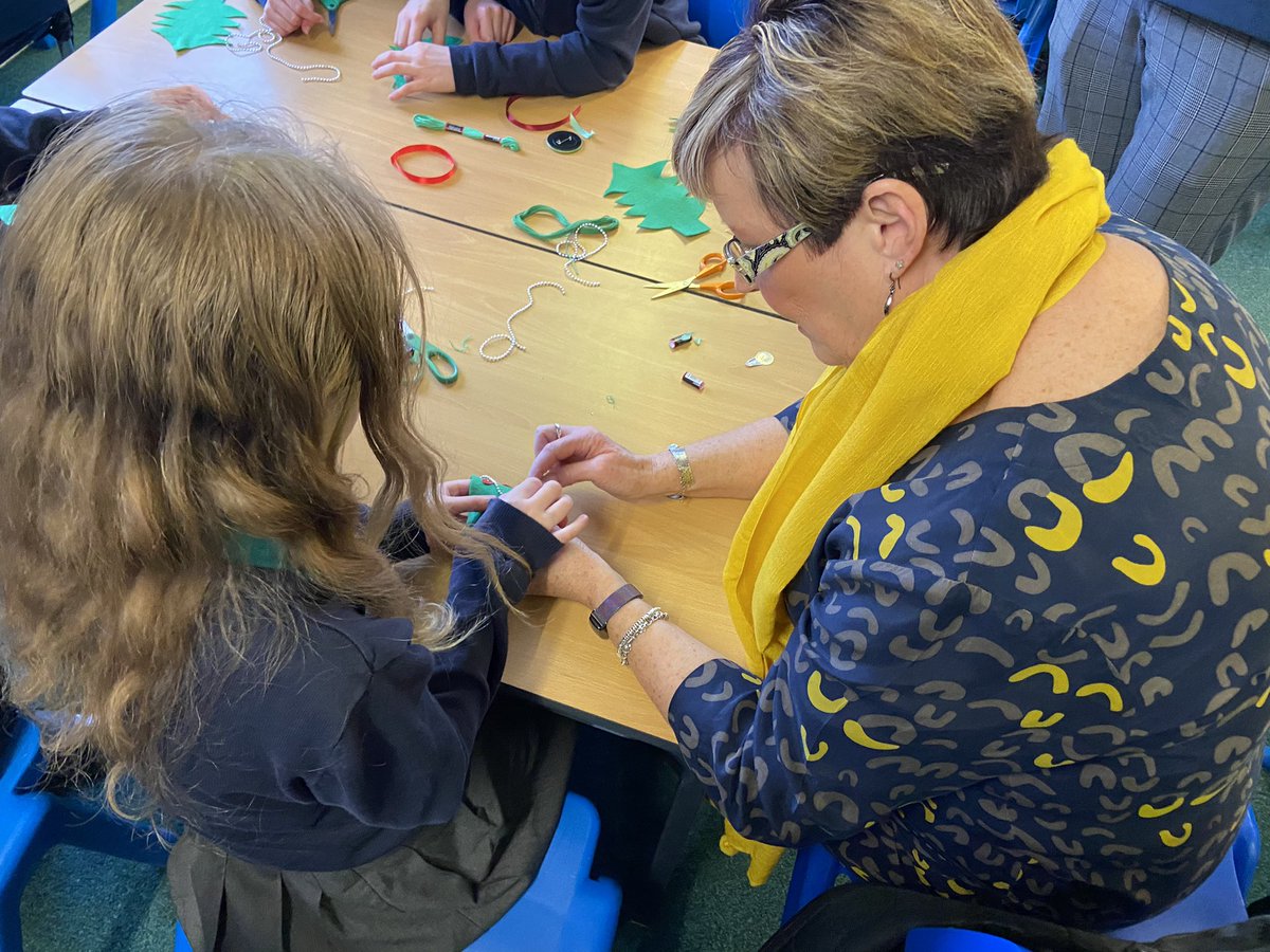 OakClassStBarts's tweet photo. A huge thank you our wonderful volunteer parents and family members from @OakClassStBarts for helping us with our Christmas Tree sewing. We could not have done it without you! The children can’t wait to share their finished decorations with you at the Christmas Fayre on 14th Dec. https://t.co/lUgoRC03sB