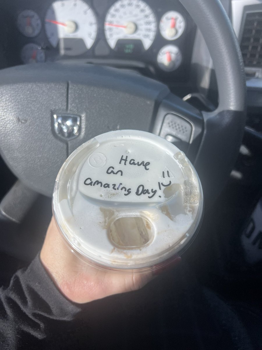 LisaKlear's tweet photo. @DutchBros Love my people!!!!'❤️❤️❤️❤️❤️❤️❤️ #aurora Arapahoe and Jordan https://t.co/xok3WuO8oP