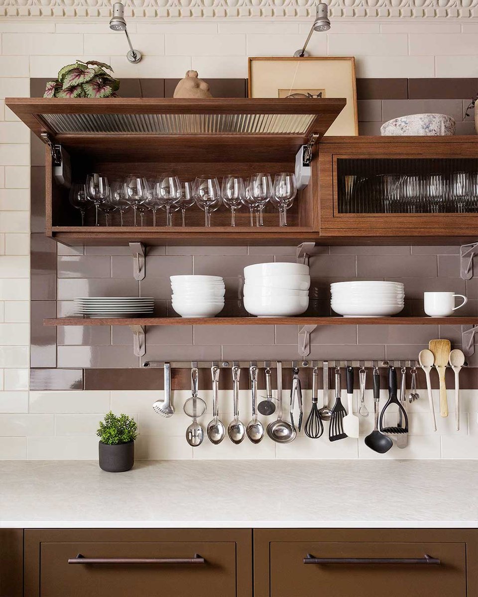 Glass-fronted kitchen cabinets allow you to immediately get a visual of everything inside it, making it one of the best options for storing your everyday dining essentials such as plates, bowls, saucers, cups, glasses &amp; mugs #bespoke #kitchens #luxury hux-london.co.uk/kitchens-ppc/