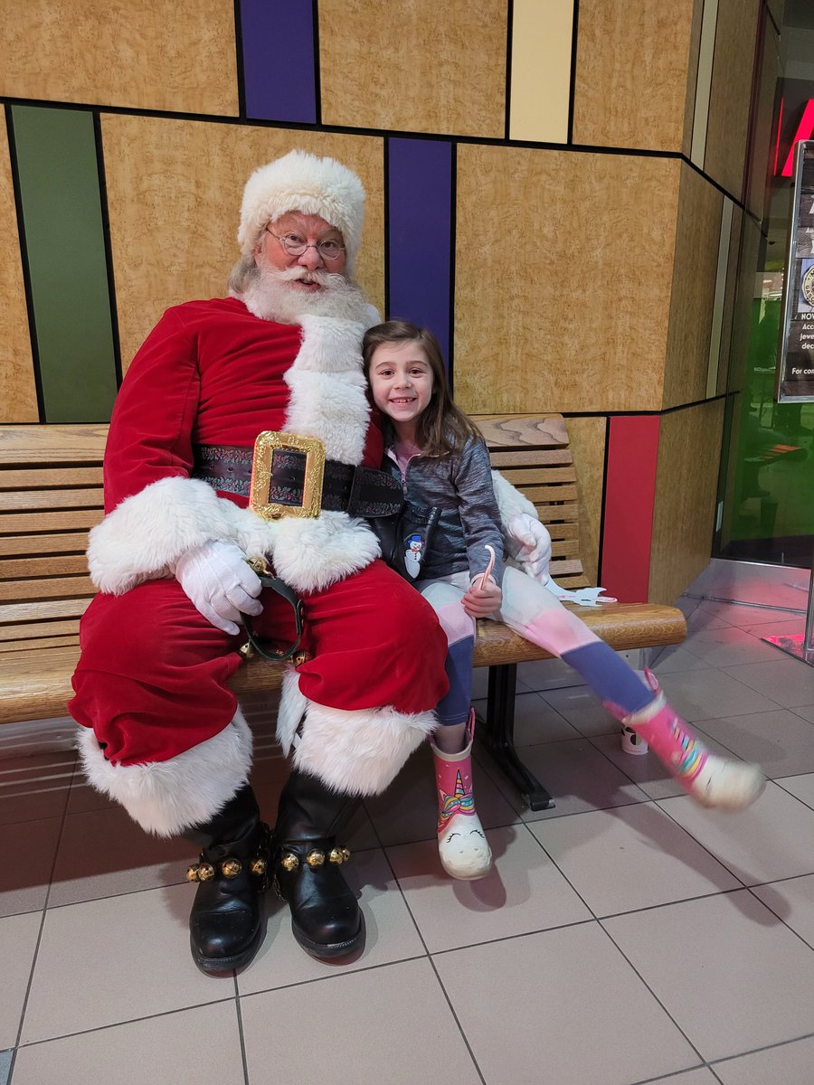 AngelaStrobel7's tweet photo. Thankful to have the opportunity to create and host such a wonderful event for families to attend. I love seeing joyful memories being made within the community! 
#worksomewhereyoulove https://t.co/1ysuS46tCm