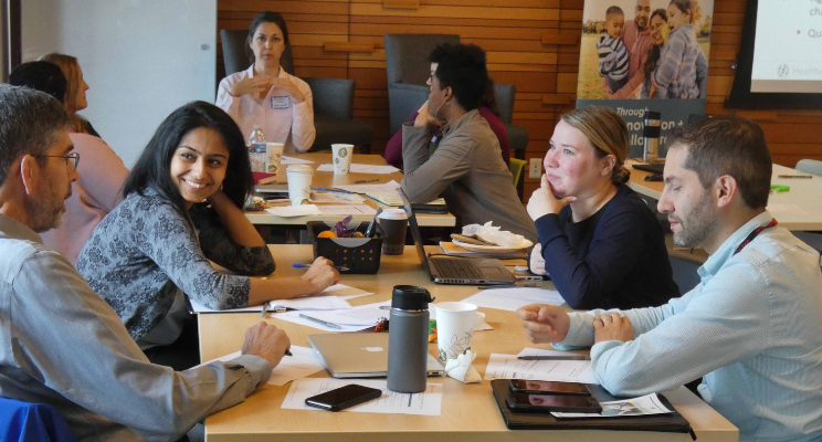 HealthierHere's tweet photo. 👋Calling cross-sector leaders passionate about strengthening #carecoordination in King County, WA👋
Apply to join the #Connect2CommunityNetwork Advisory Group, which is recruiting to fill 12 open seats!
Learn more & apply by January 15th, 2023.
https://t.co/i0q5Hbpmrb https://t.co/zlHXR1UBh5