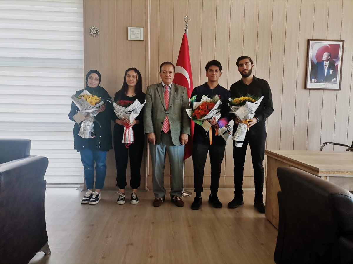 <a href="/kasapoglu/">Dr. Mehmet Kasapoğlu</a> Her daim İyilik yolunda adımlar atan hayallerimize ortak olan, bizi daha da güçlendiren gönüllülerimizin 5 Aralık Dünya Gönüllüler Günü kutlu olsun.