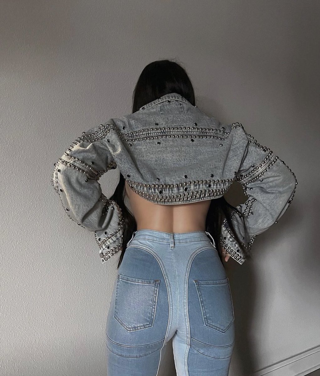 Aleebruce2's tweet image. Denim on Denim @FashionNova

🔎 Step Aside High Rise Flare Jeans - Dark/Combo

🔎 Hollywood Studded Denim Jacket/LightBlueWash