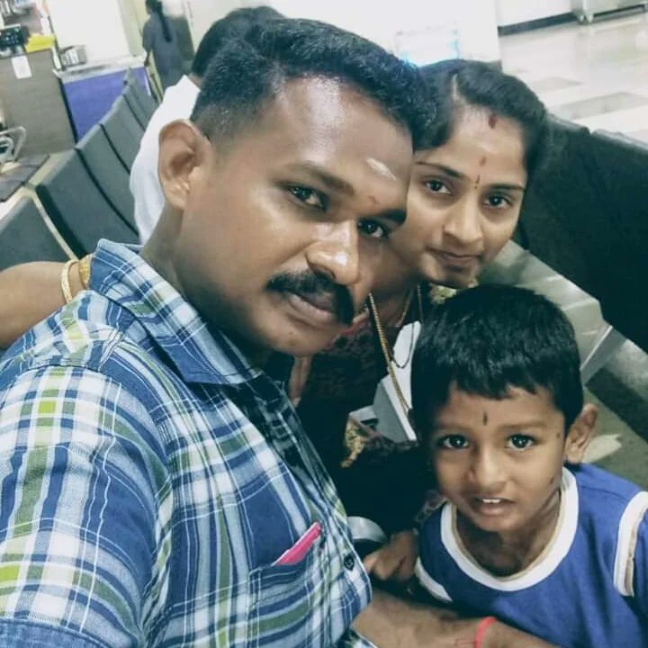 kavi2671's tweet photo. இவர்கள்தான் கூட்டாளிகள் ராணுவம் என்று பெயர் பணத்தை ஏமாற்றுக��றார்கள் https://t.co/WQT0QMz39e