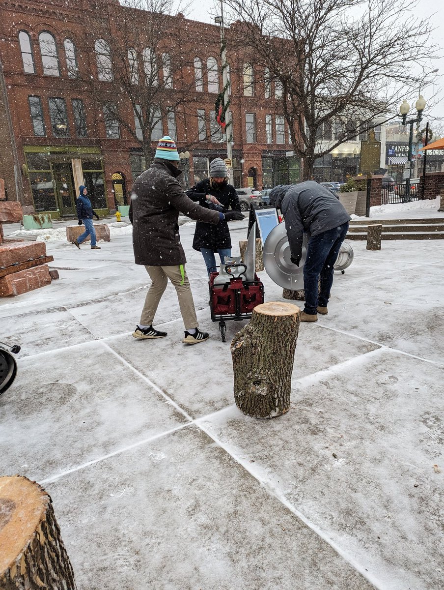 880Cities's tweet photo. Last week we had the opportunity to work with @AARPSD to host a #WinterPlacemaking workshop. Participants helped us create a pop up activation in Sioux Falls, South Dakota! Thanks @AARPLivable @AARPSD @SiouxFallsParks @dtsiouxfalls for helping us make it happen! https://t.co/SK4oJC0wfa