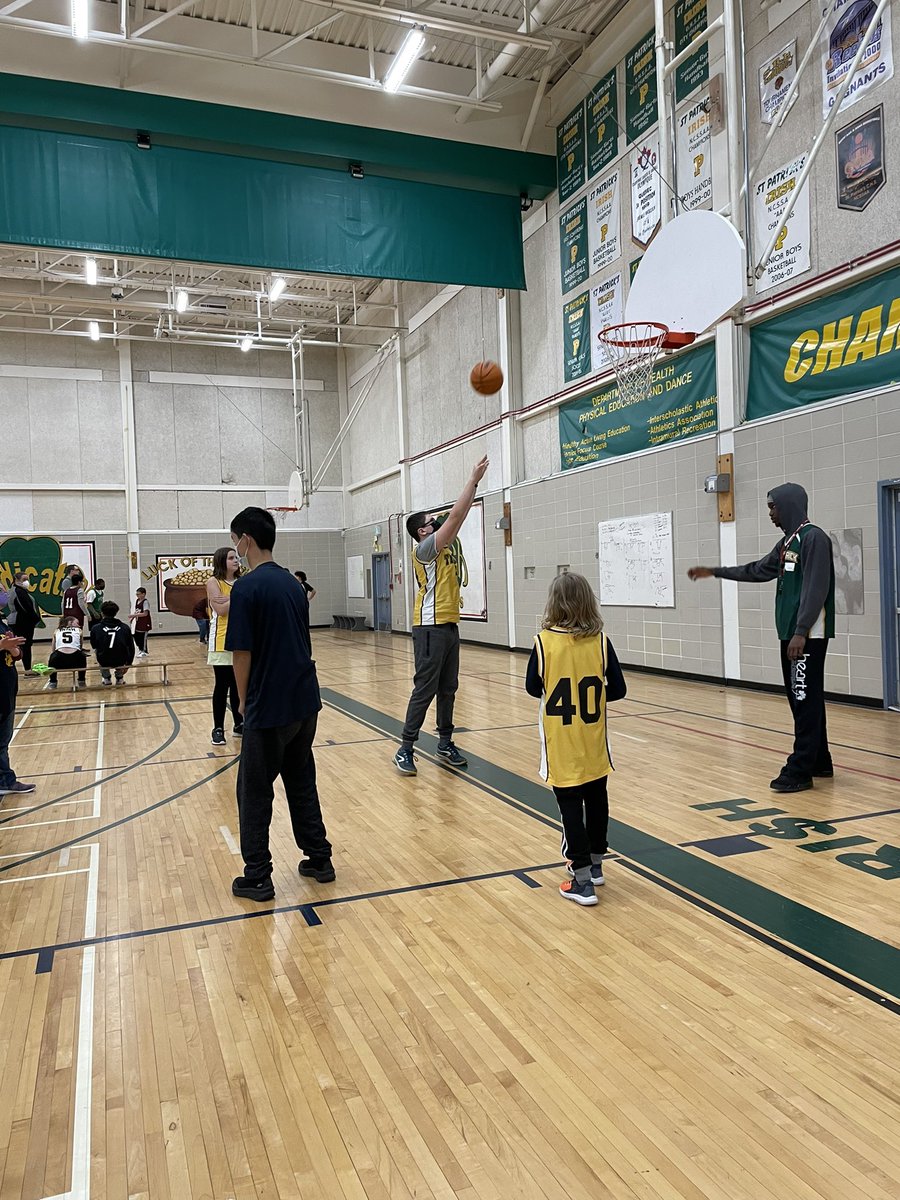 MrsReklitis's tweet photo. Between our 2 teams Tiger Claws and Eye of The Tigers, we had so much fun participating in the Special Olympics basketball tournament at @StPatricksOCSB. @CapoOttawa @Tigers_Mayo @StMatthewOCSB @OttCatholicSB https://t.co/gLGYSlitXc