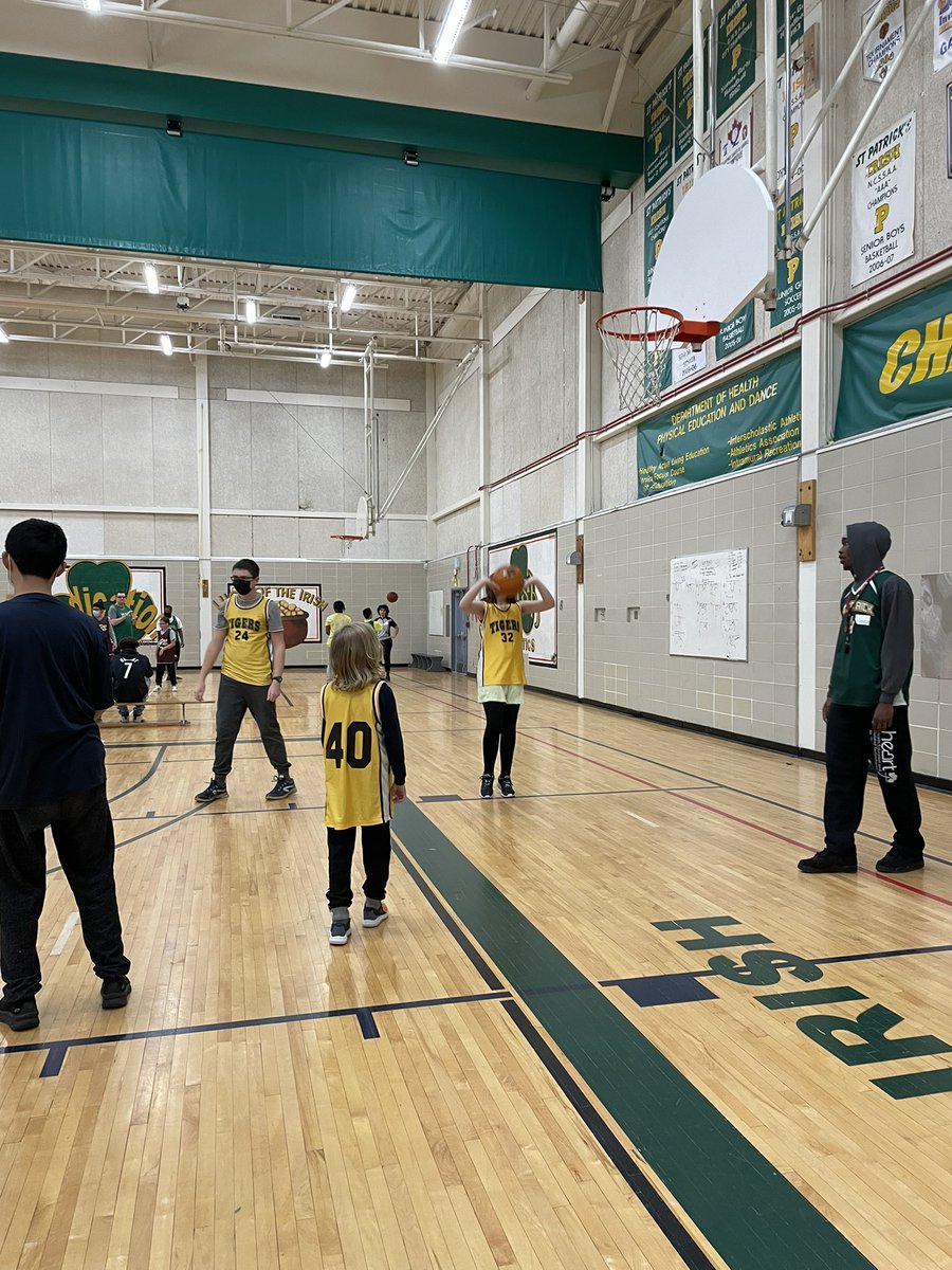 MrsReklitis's tweet photo. Between our 2 teams Tiger Claws and Eye of The Tigers, we had so much fun participating in the Special Olympics basketball tournament at @StPatricksOCSB. @CapoOttawa @Tigers_Mayo @StMatthewOCSB @OttCatholicSB https://t.co/gLGYSlitXc