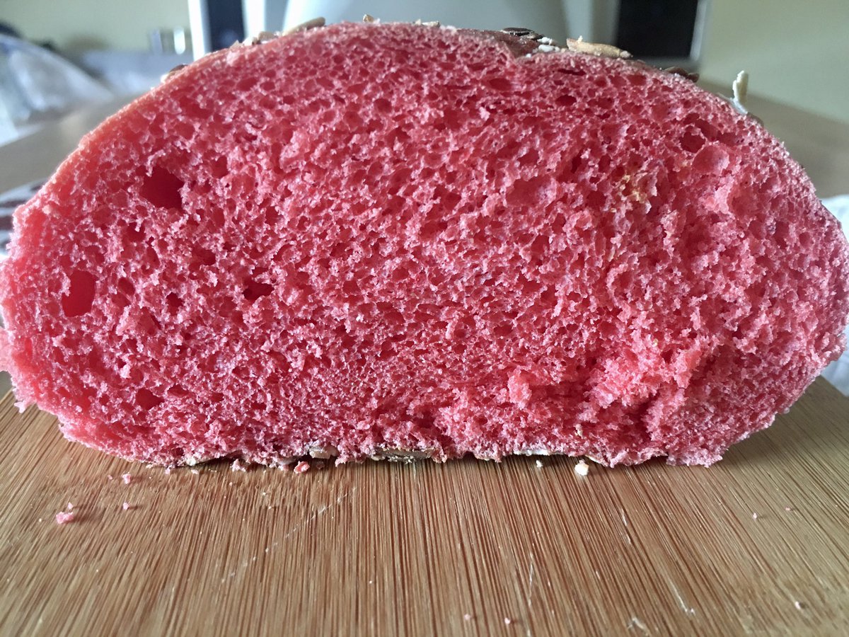 Francyable's tweet image. Senza pane e senza vino, l’amore non è nulla (cit.) #pane #barbabietola #food #MadeInItaly