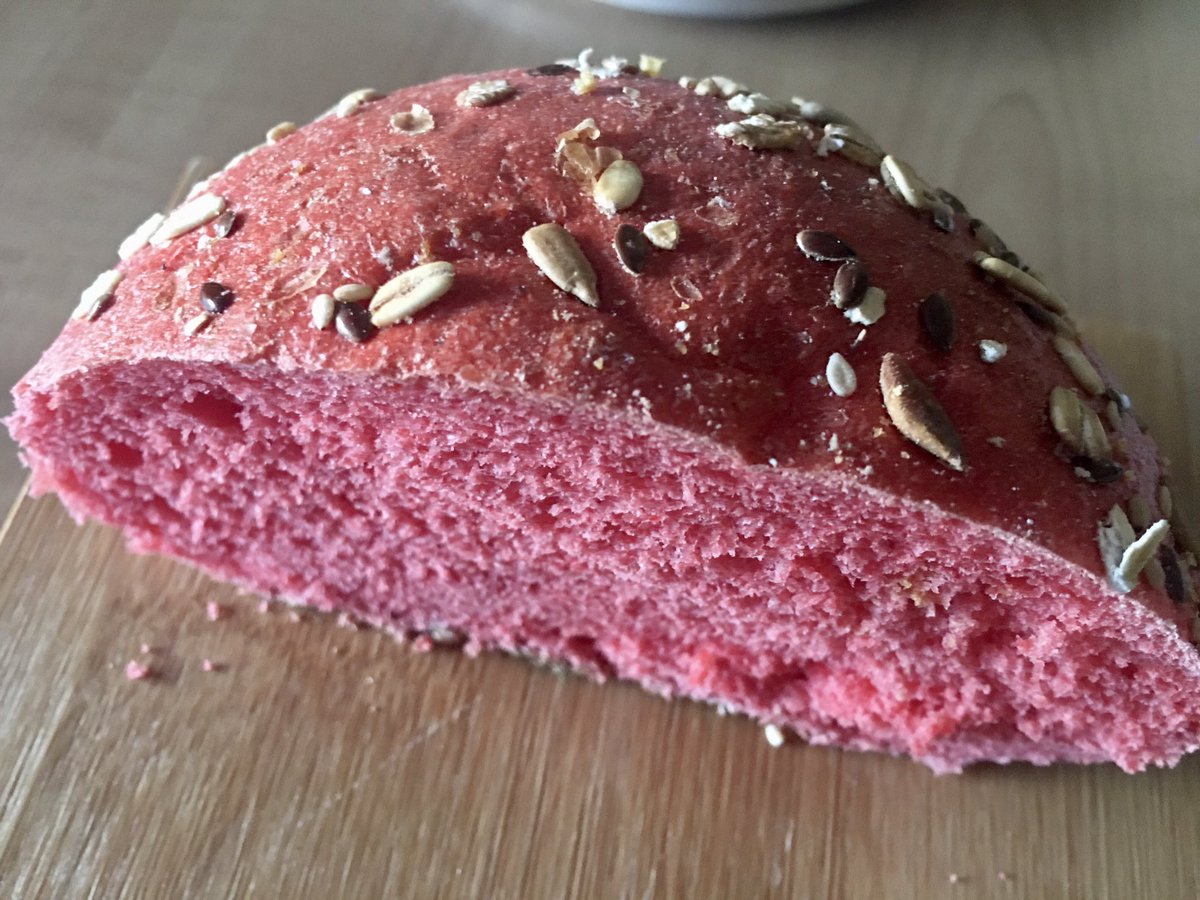 Francyable's tweet image. Senza pane e senza vino, l’amore non è nulla (cit.) #pane #barbabietola #food #MadeInItaly