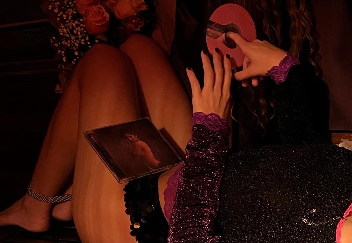 wanna be like me? 
small and petite 
a little bite to eat?

sorry you can’t
but you can buy our CD

editionsappaerent.bandcamp.com/album/house-of…

<a href="/EditionsApp/">Éditions Appærent</a>