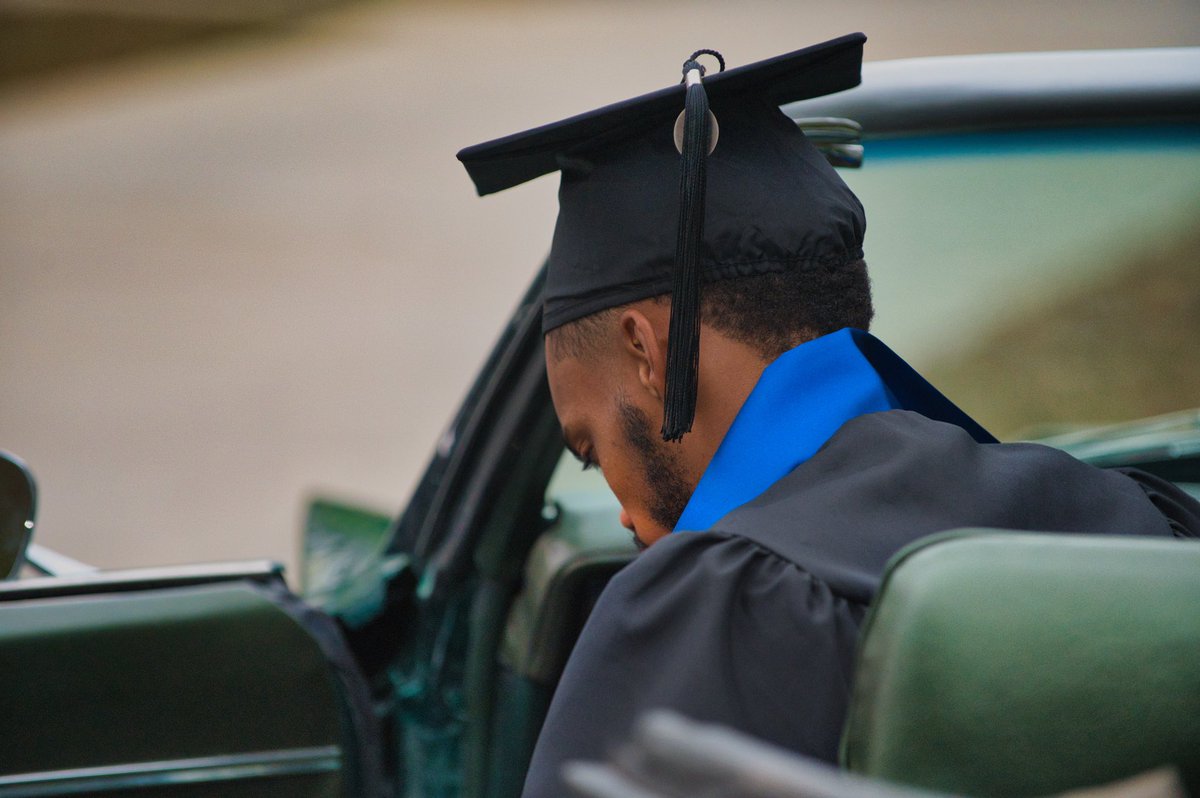 FlawsyTre's tweet photo. 🤞🏾 week of…. Doesn’t even feel real 💪🏽❤️
#5DaysAway👨🏾‍🎓 https://t.co/PWpTiK987M