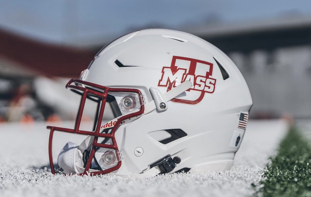 jaden_wiggins's tweet photo. After a great conversation with @FBCoachDBrown I am truly blessed for the opportunity to continue my athletic and academic journey @UMassFootball. I want to thank everyone that believed in me &amp; helped me accomplish my goal of playing D1. The journey is just beginning 💯COMMITTED https://t.co/XSUSdSoM7y