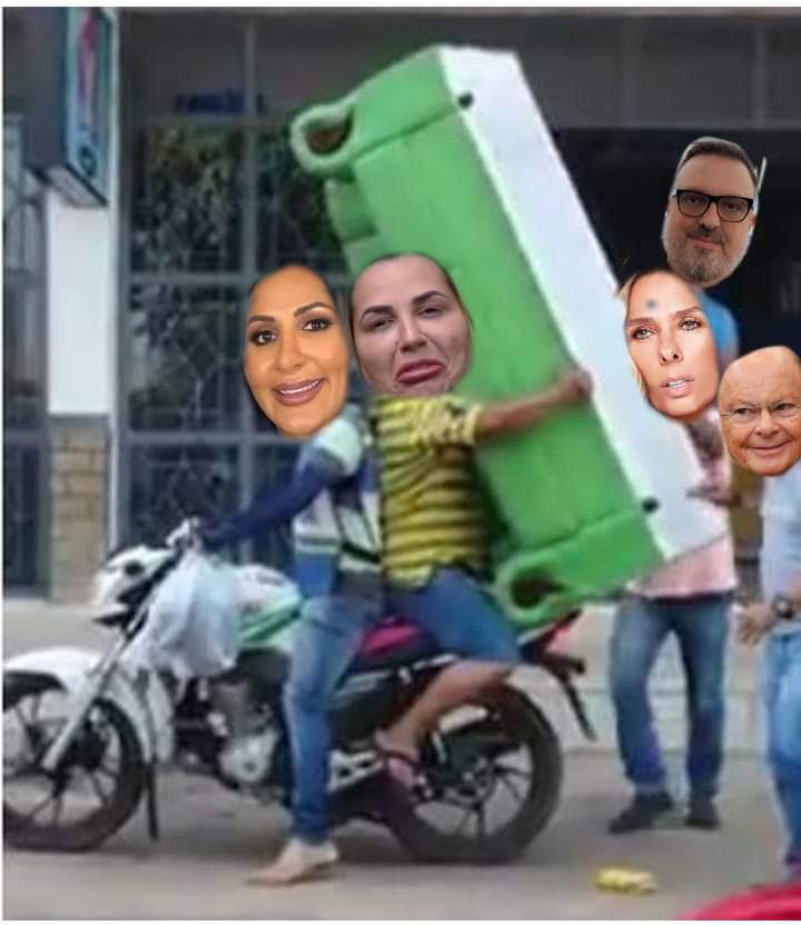 NeusaAlves2303's tweet photo. @HadsonNery 😂😂😂😂😂😂😂 https://t.co/eKbudPZWkn