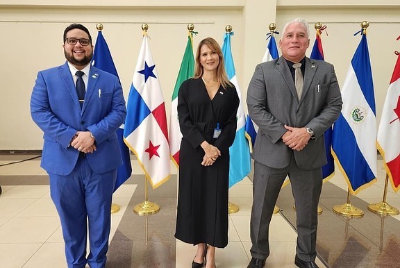 embpanamaeslv's tweet image. Panamá emprenderá la tarea de liderar la Presidencia Pro Témpore de la Conferencia Regional sobre Migración (CRM), reafirmando su compromiso con los derechos humanos de las personas migrantes.

@DavidEPalaciosP @CancilleriaPma