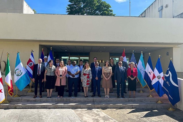 embpanamaeslv's tweet image. Panamá emprenderá la tarea de liderar la Presidencia Pro Témpore de la Conferencia Regional sobre Migración (CRM), reafirmando su compromiso con los derechos humanos de las personas migrantes.

@DavidEPalaciosP @CancilleriaPma