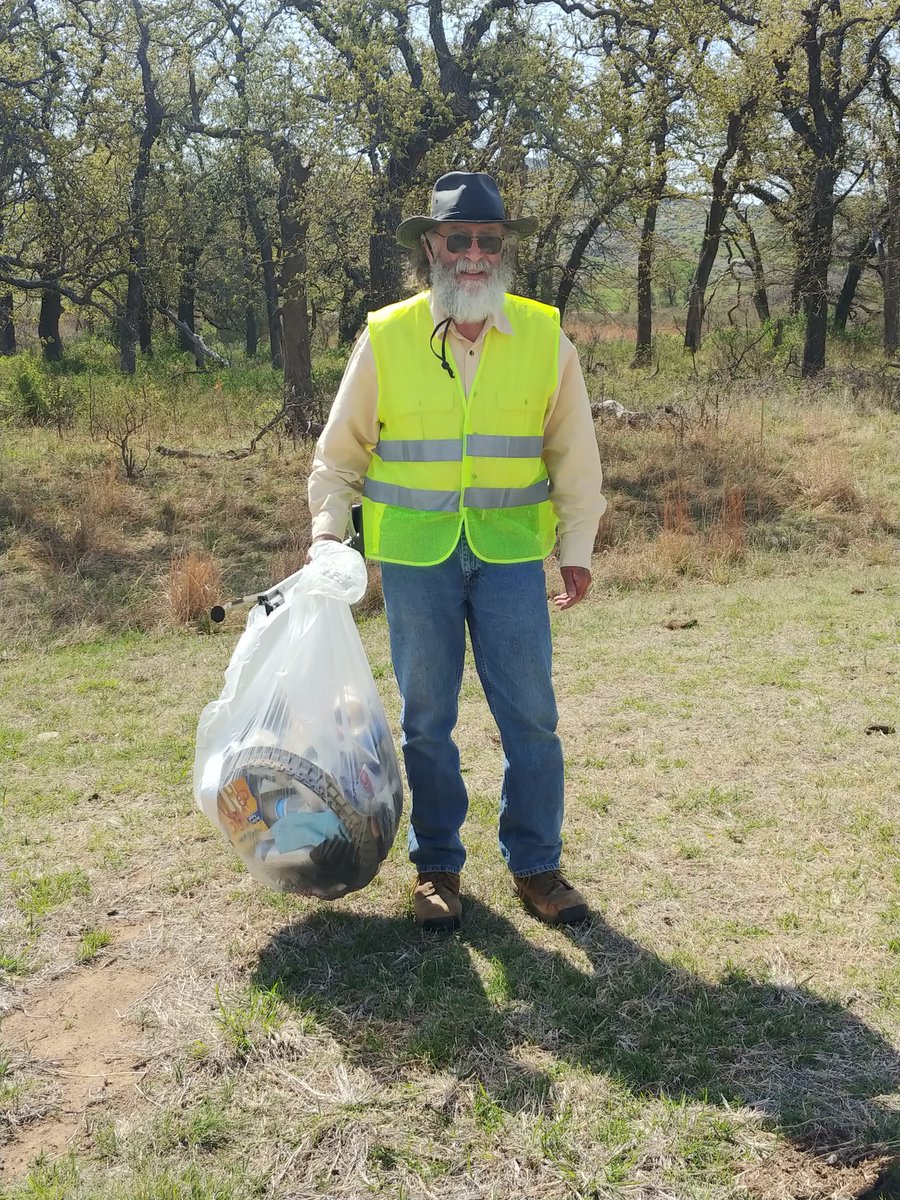 FriendsWichitas's tweet photo. We are so blessed that the WMWR is an “open” Refuge, and with many blessings comes much responsibility! We hope you’re able to join us tomorrow for Trash Pick Up because “many hands make light work!” Need info on how to RSVP? DM us! #everylitterbithelps #KeepAmericaBeautiful https://t.co/Awqz3O2yCo