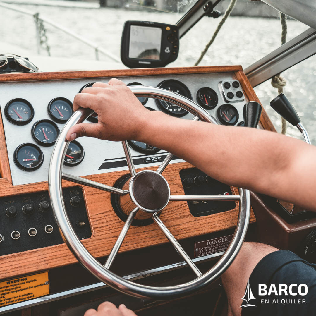 ¿Nos damos una vuelta?
.
.
.
.
.
#barcos #navadelbarco #boat_barco #fiestaenbarco #paseoenbarco #alquilerdebarcos #barcosycosas #barcodepapel #elbarco #barcosdepapel #viajeenbarco #fiestasenbarco #málaga #marbella #fuengirola #caleta #puertobanus #estepona