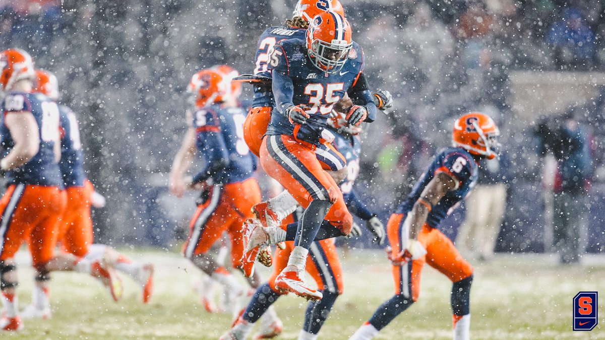 CuseFootball's tweet photo. Ready for round 3.

@PinstripeBowl https://t.co/hykNBvEee4