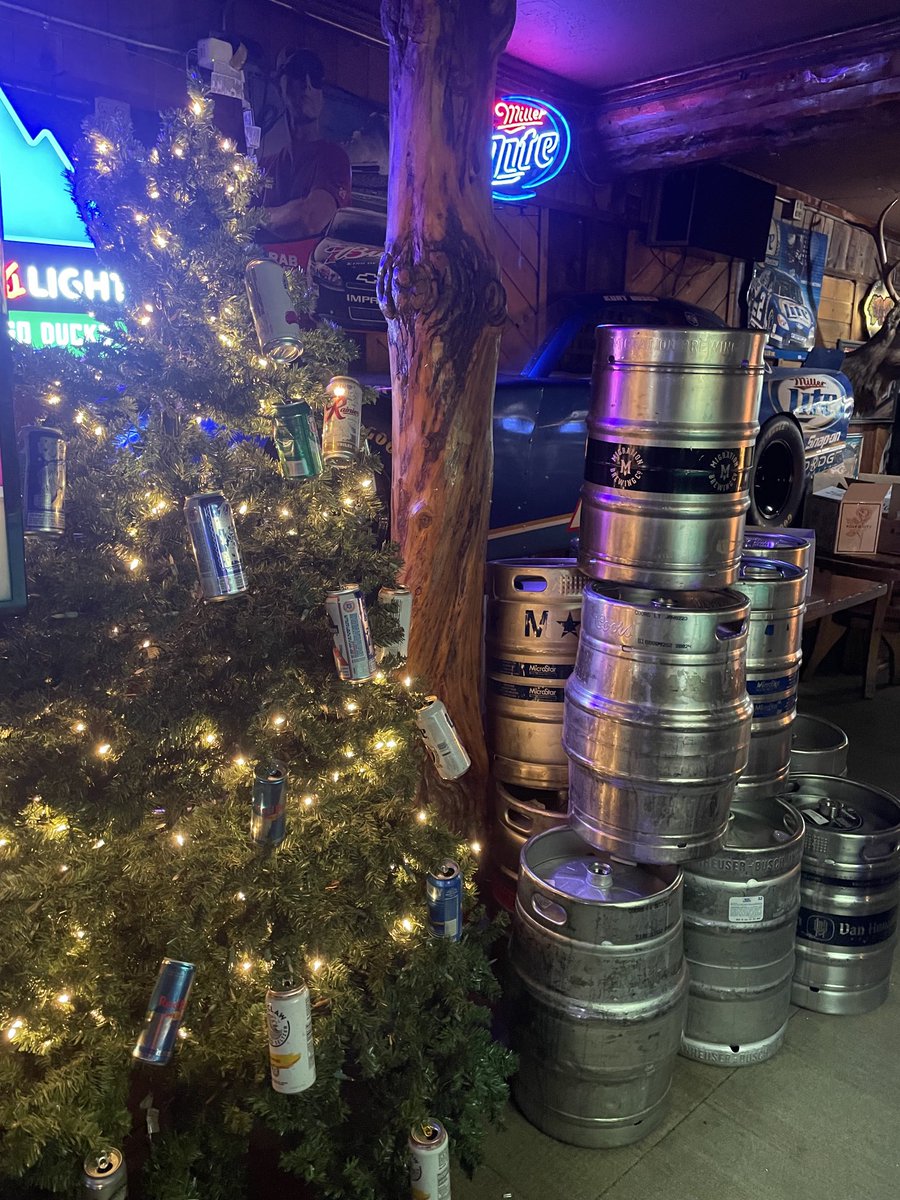 CascadeWestGrub's tweet photo. Xmas Trees are up! Happy Holidays from the CDub!
#DiveBar #CheesyTots #BendOregon https://t.co/G4zcDhqnyu