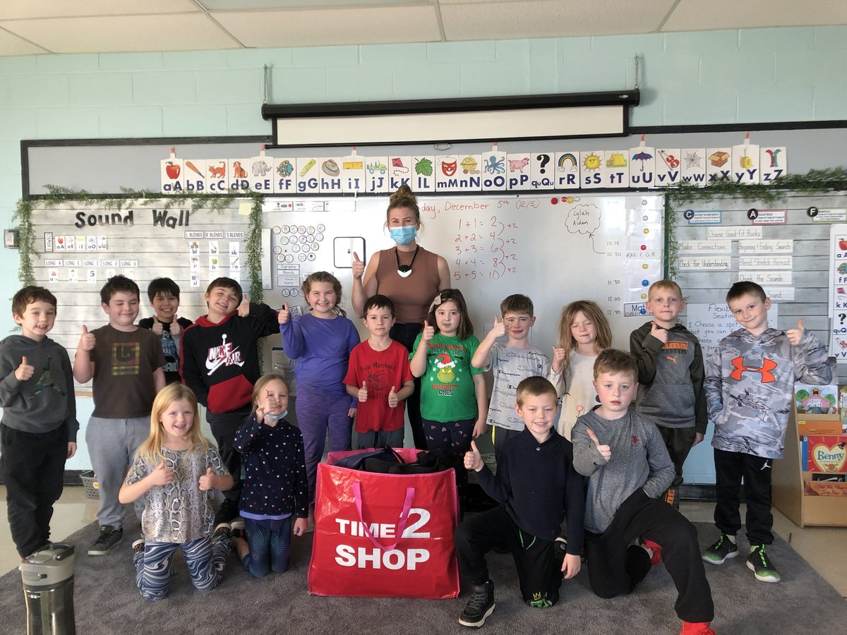 SRCE_Literacy's tweet photo. Congratulations to our SRCE Raz-Plus challenge winner, Mrs. O’Hagan @FelixMarchandEC❤️Books listened to - 867
Books Read -1284❤️ Way to go Gr. 2/3!!!! @nseducation https://t.co/F26EFpB7mg