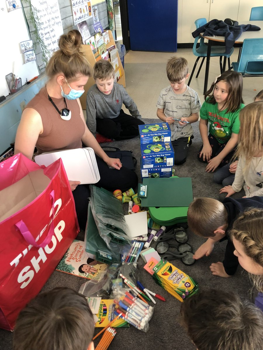 SRCE_Literacy's tweet photo. Congratulations to our SRCE Raz-Plus challenge winner, Mrs. O’Hagan @FelixMarchandEC❤️Books listened to - 867
Books Read -1284❤️ Way to go Gr. 2/3!!!! @nseducation https://t.co/F26EFpB7mg