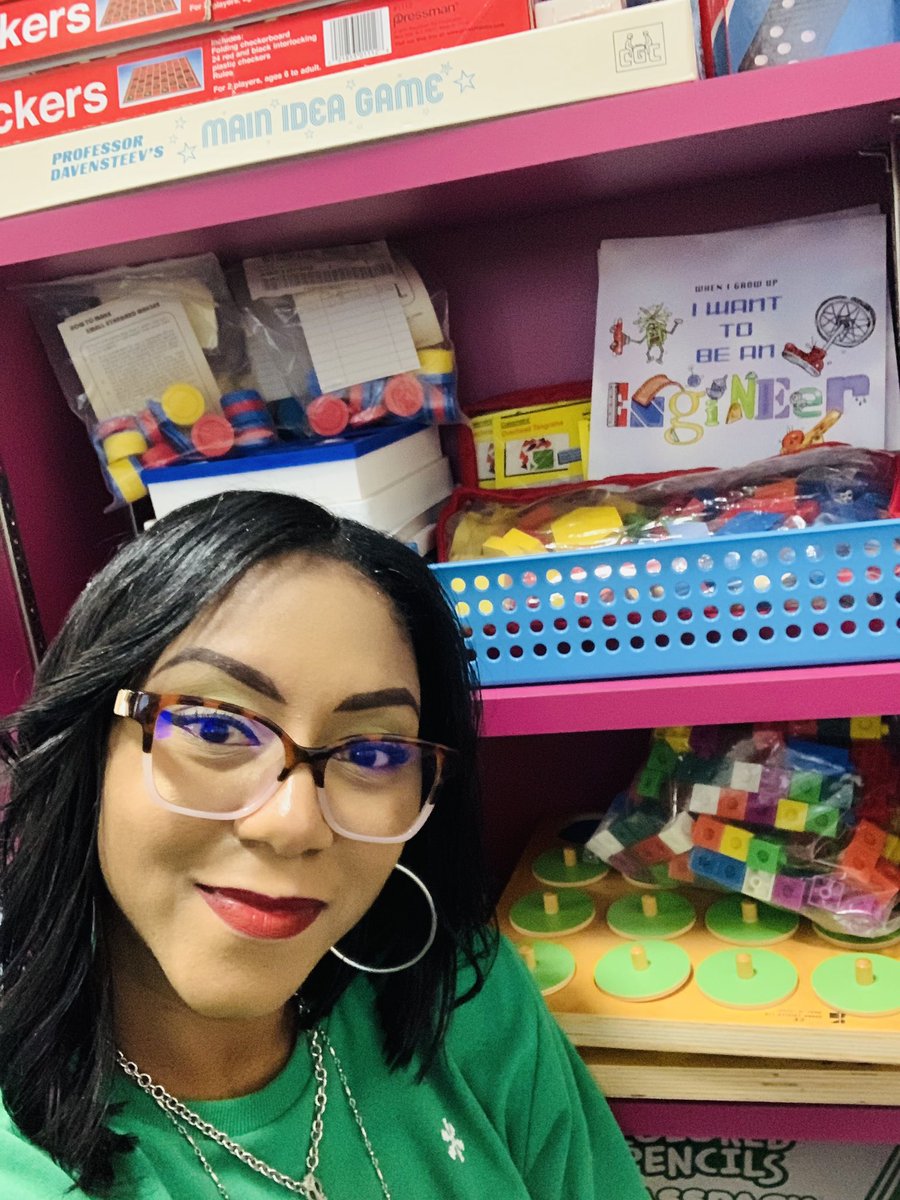 NikkieCrain's tweet photo. 12 Days of Literacy! Makerspace Monday! My mini makerspace!
#EGEReads! #FBISD_Libraries #FBISDLiteracy @GE_Eagles @FBISD_Libraries @FBISDLiteracy https://t.co/8xSp0YfNZM