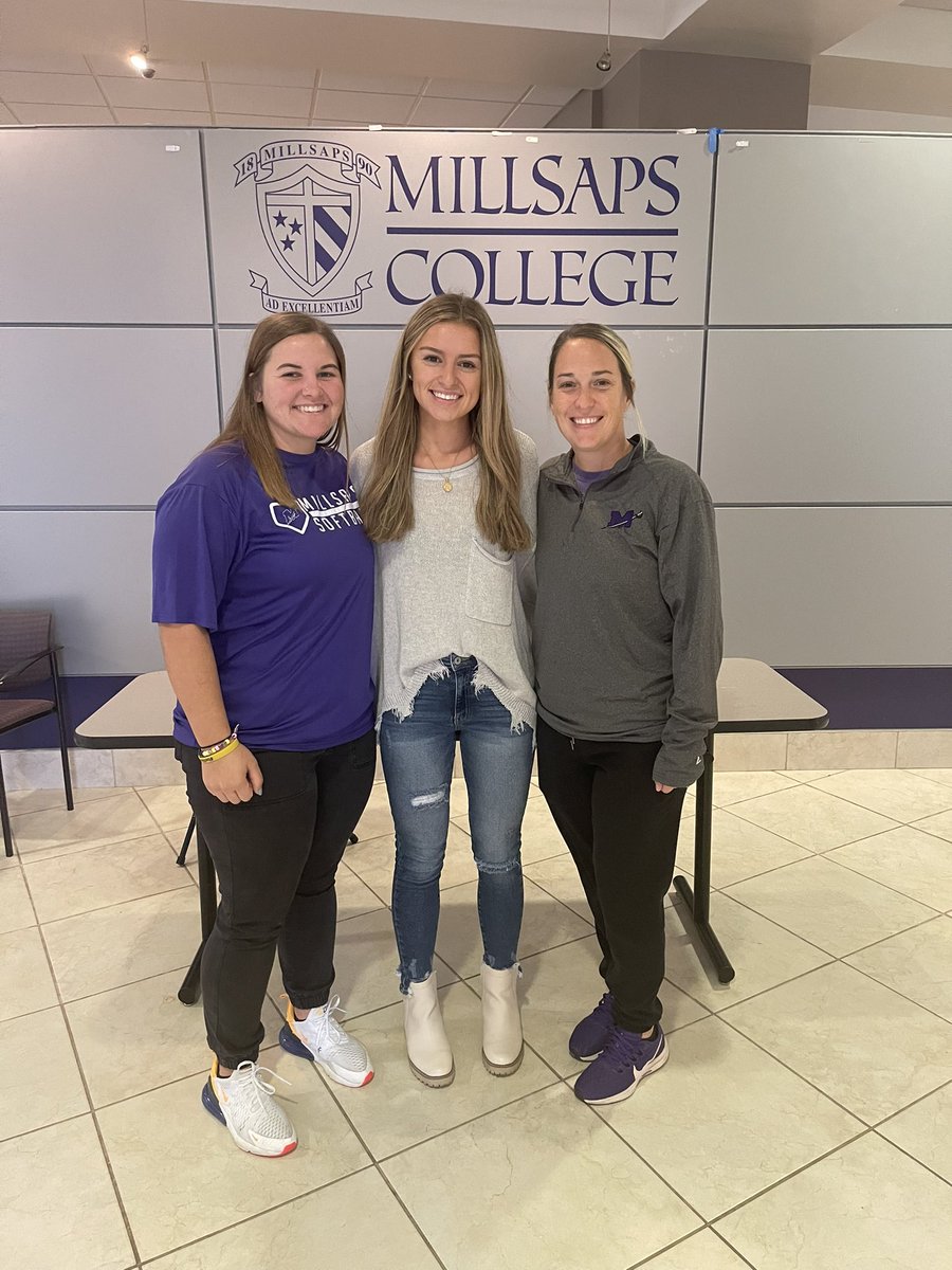 awaldrep47's tweet photo. Thank you Coach Deloach and Coach Mullinax for a great visit today! Thankful to have a great opportunity to continue my athletic career later on. Go Majors! @SapsSoftball https://t.co/8YDfbjL6TW