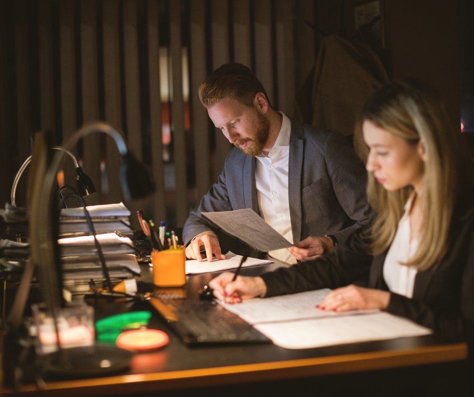 LawInfo's tweet photo. Working long hours during this holiday season? This is what the law has to say about your rights when it comes to overtime. https://t.co/BFTI8av618 https://t.co/2Raj7Aa2P6