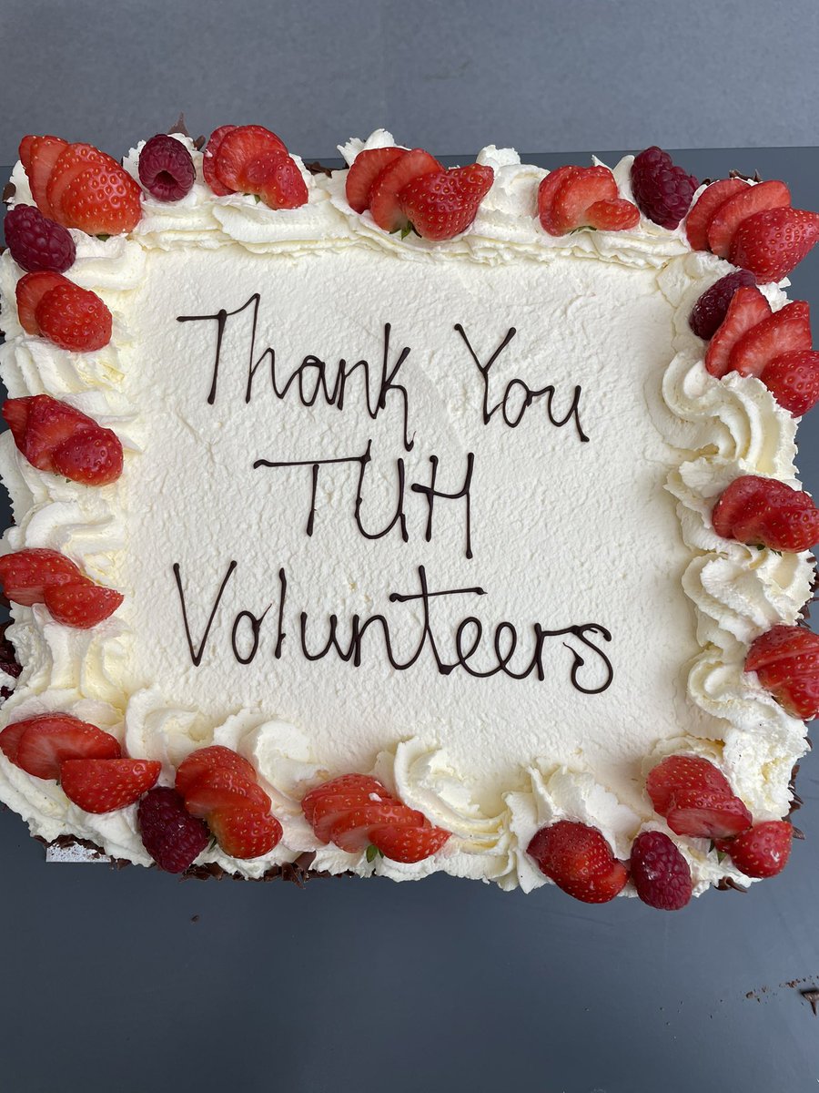 Happy International Volunteer Day 2022. A huge thank you to all our TUH volunteers who support our patients and their families throughout the year @CarolMu82389844 @evonnehealy @volunteerdublin #InternationalVolunteerDay #tuhworkingtogether