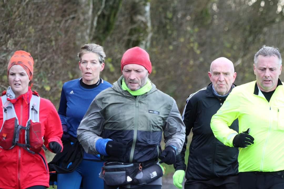 🎽🎽🎽 I NEED YOUR HELP 🎽🎽🎽

Can anyone recommend a company to whip Gary up a top for the Final day??