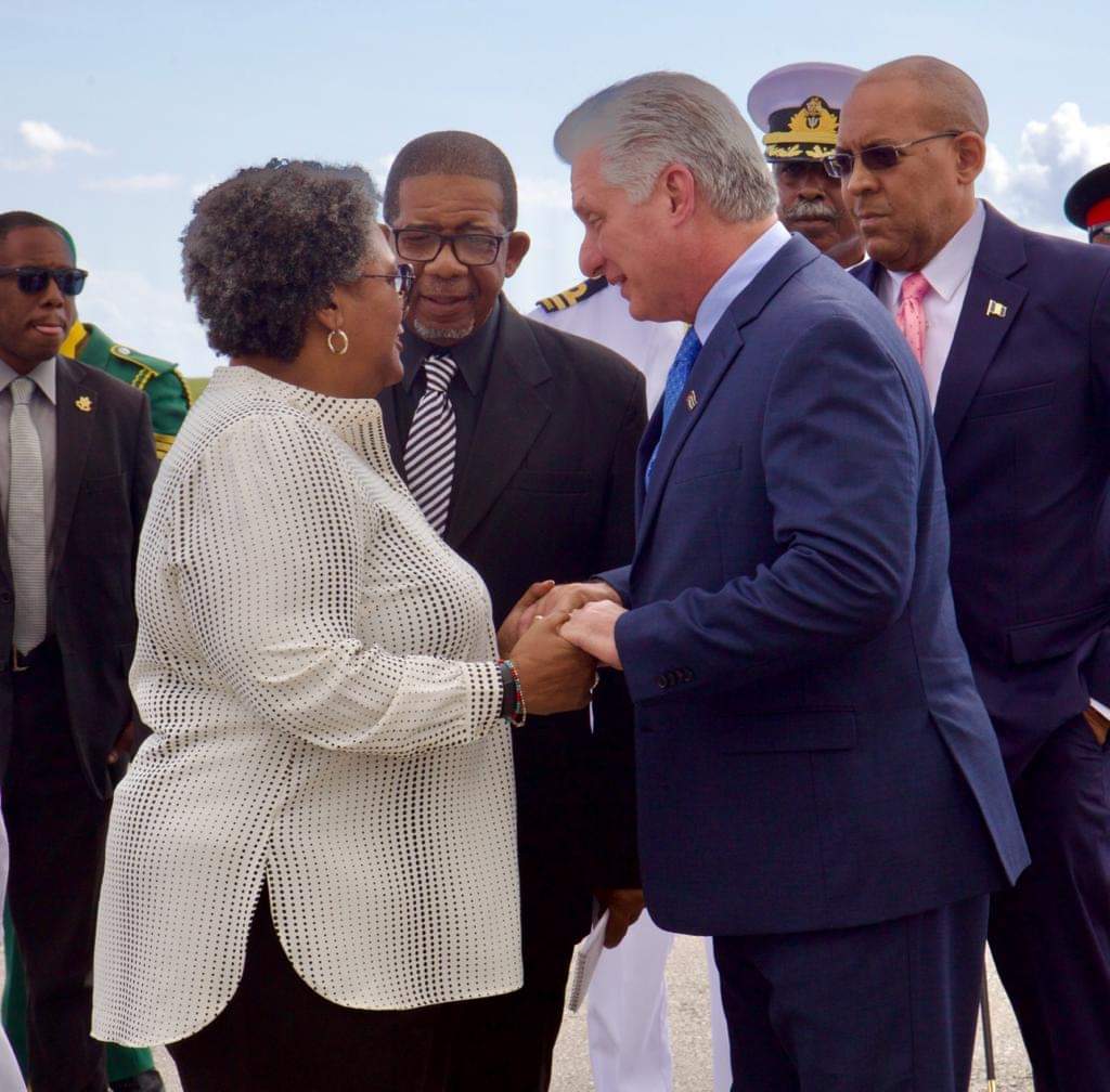 El Presidente de #Cuba🇨🇺, <a href="/DiazCanelB/">Miguel Díaz-Canel Bermúdez</a>, ya está de visita oficial en #Barbados🇧🇧 como parte de la gira que realiza por el #CaribeUnido.

📸: Estudios Revolución.