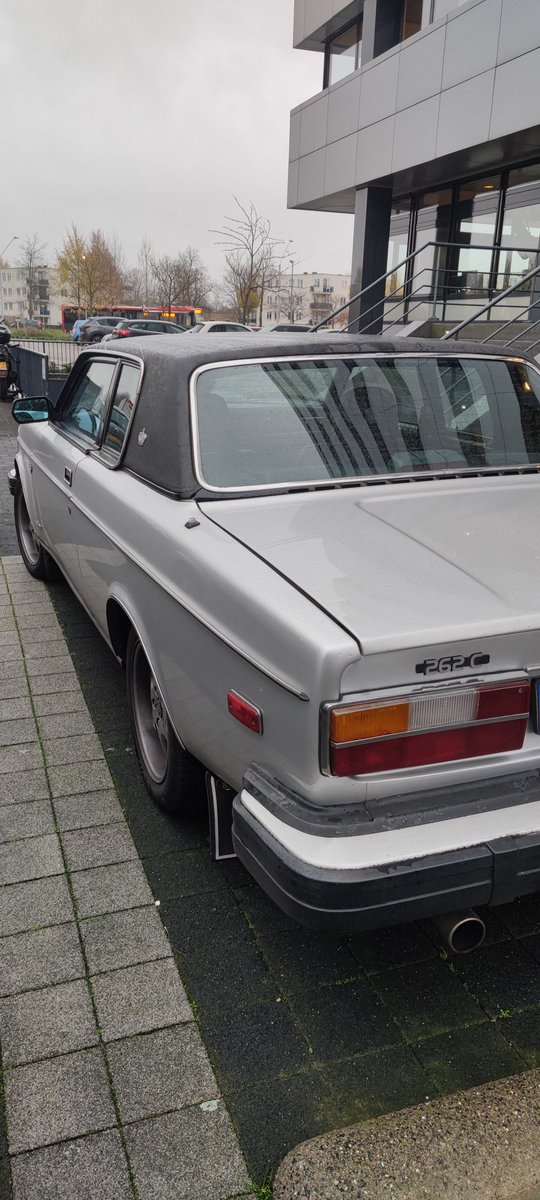 DanielBleker's tweet photo. In pc261 al aangekondigd.... #pc262 komt ie voorbij, gewoon bij kantoor in Amsterdam Noord in t wild, bijzondere waguh https://t.co/tSGJ3uaipS