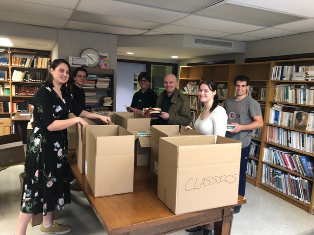 McGillModGreek's tweet photo. Immigrec project news!

Since November 12th, a McGill team of undergraduate students under the guidance of Prof. Anastassiadis and supervision of MISt cand. Christina-Rose Papagiannis has undertaken the organisation and cataloguing of the Hellenic Library of Montreal. https://t.co/QlyycHbHQS