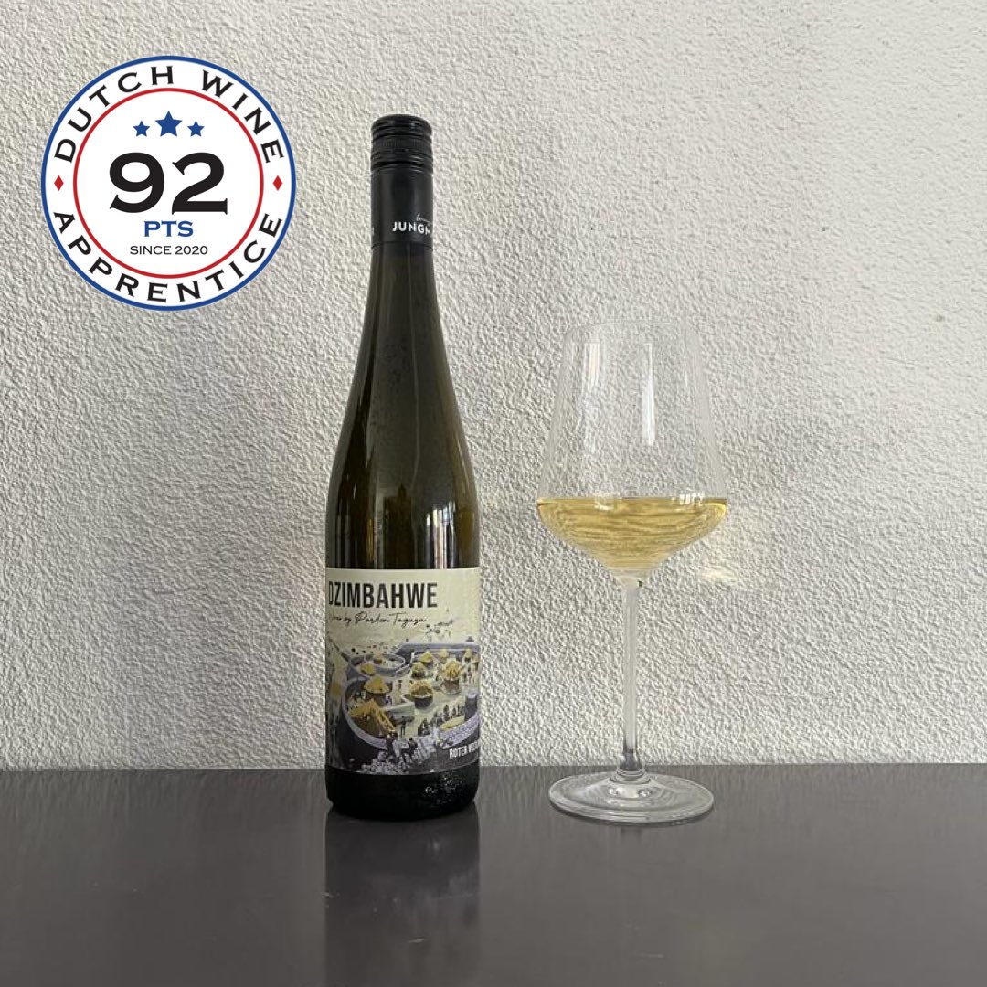 Dutch Wine Apprentice awards 92 points for this debute wine of <a href="/dzimbahwebrands/">Dzimbahwe Wines</a> by Sommelier Pardon Taguzu. Read our full review here: dutchwineapprentice.com/reviews/roter-… cc: <a href="/JancisRobinson/">Jancis Robinson</a> <a href="/Blind__Ambition/">Blind Ambition</a>