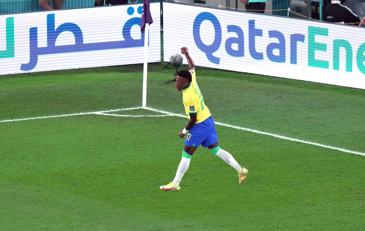 Squawka_Live's tweet photo. 2-0 up after 13 minutes. It's only unlucky for some. #BRA https://t.co/HQU5n6Gfc6