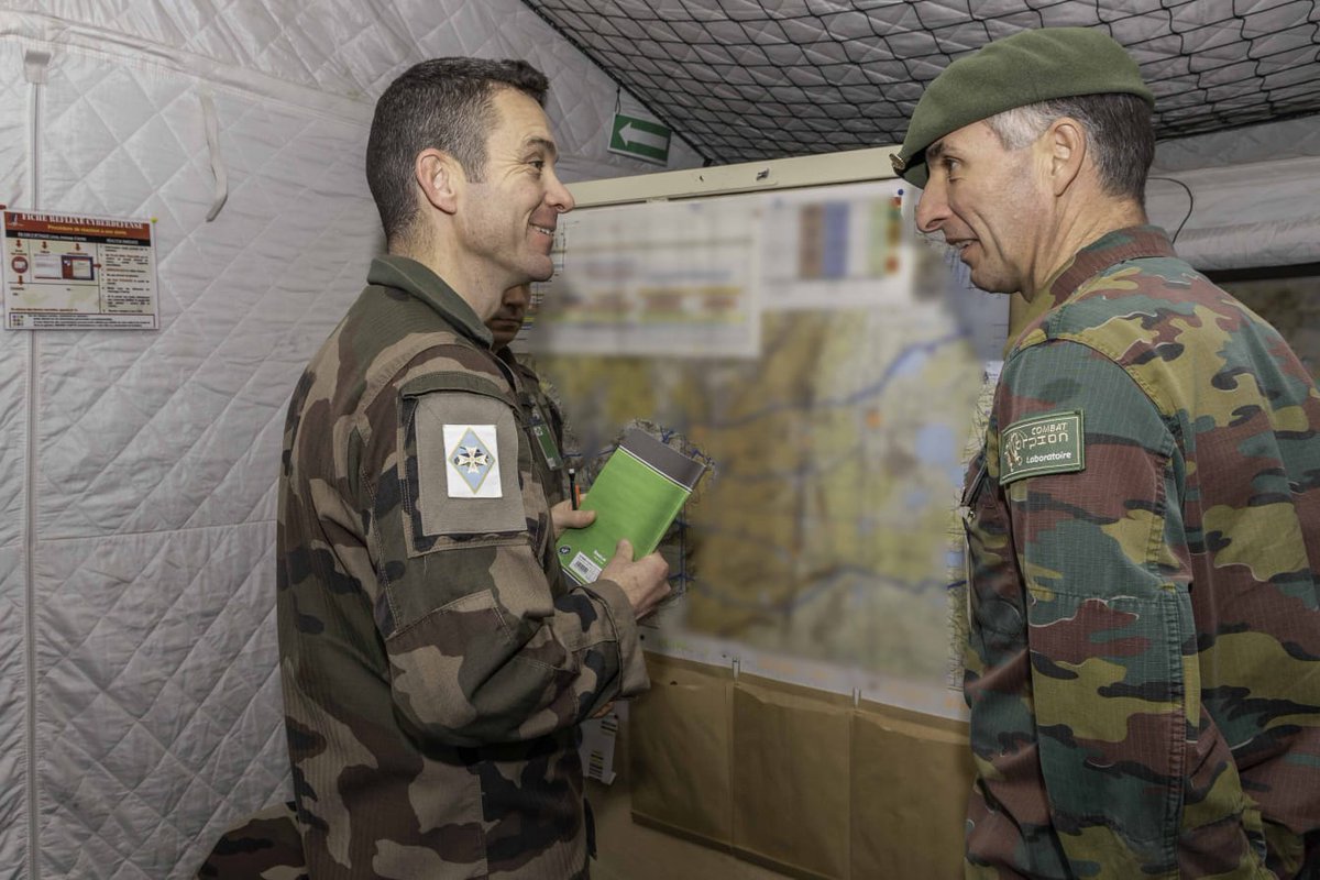 COM_ECIA's tweet photo. [#SCORPIONXII] met en relief le partenariat #CaMo en intégrant, au sein du @9_BIMa_AdT, le Bataillon de Chasseurs Ardennais. Cette coopération illustre la redoutable interopérabilité, et la 1re participation d'un PC GTIA-S (BEL🇧🇪) à un exercice #SCORPION. #PrépaOps https://t.co/cpV3SmMwKZ
