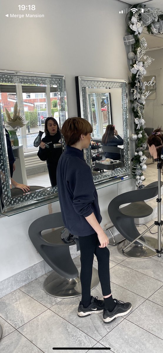 Our pupils, attended a hair and media make up taster session, at inspire academy today! Thank you so much, the pupils really enjoyed their day! @The0161project  #inspireacademy #prestwich