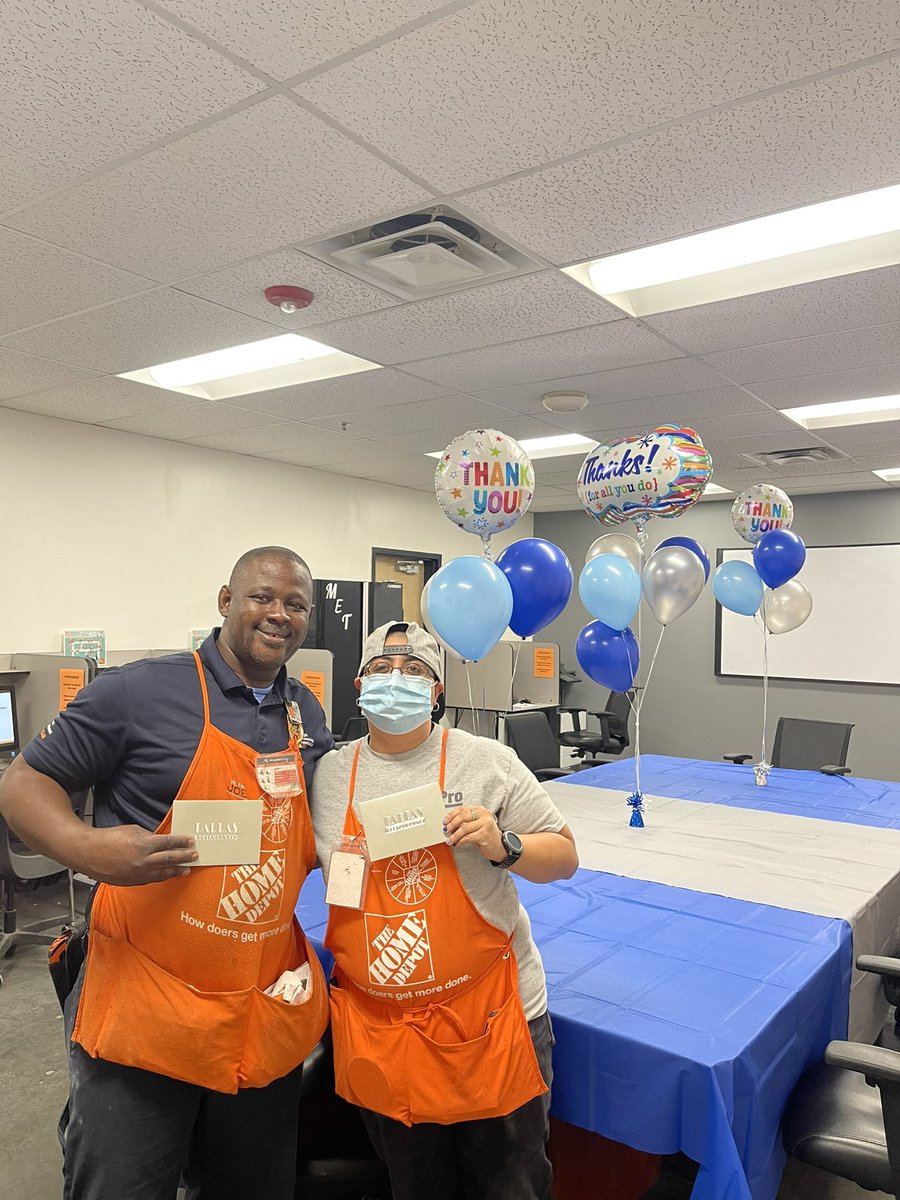 It’s Lunch time!! Happy Receiving appreciation!! @Aaron_C_Gomez <a href="/Charlot64309144/">Charlotte French</a> <a href="/NathanLeGrand10/">Nathan LeGrand</a> <a href="/MejutoAllen/">Allen Mejuto</a> <a href="/RickyrayHD/">RICKY RAY JR</a> <a href="/Homedepot_6806/">Home Depot 6806</a>